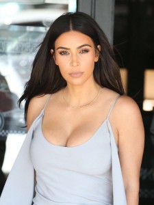 Kim Kardashian paparazzi boobs