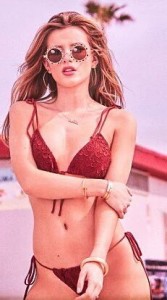 Bella Thorne sexy
