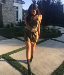 Kylie Jenner hot legs
