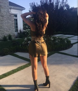 Kylie Jenner sexy back