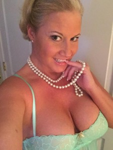 Tammy Sytch sexy bra