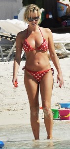 Amanda Holden slim bikini paparazzi