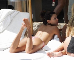 Eva Longoria topless paparazzi
