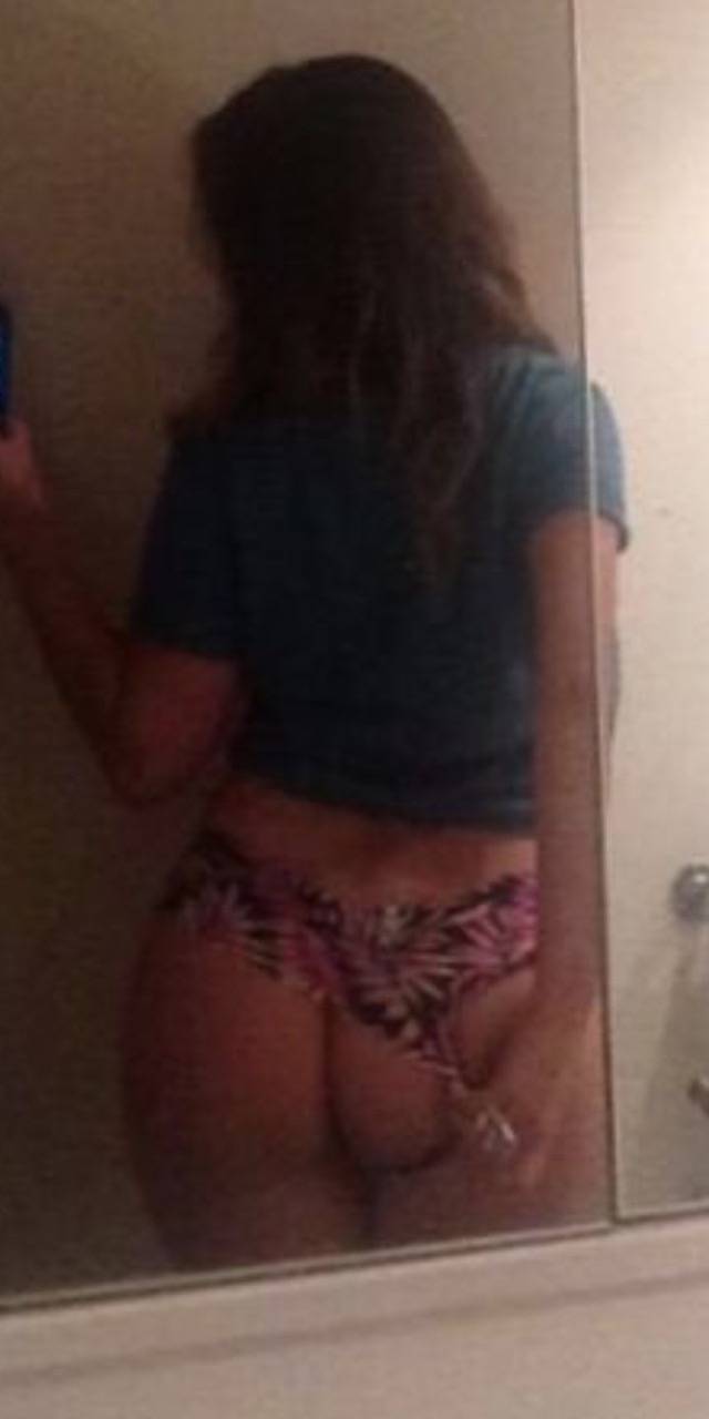 Kelly brook leaked nude photos