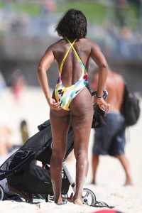 Kelly Rowland sexy on beach candids