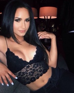 Demi Lovato too sexy