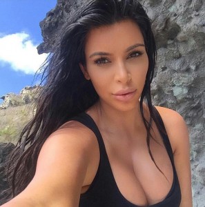 Kim Kardashian sexy selfie