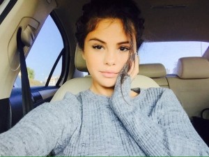 Selena Gomez selfie