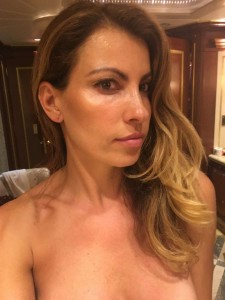 Ana Laspetkovski tits selfie