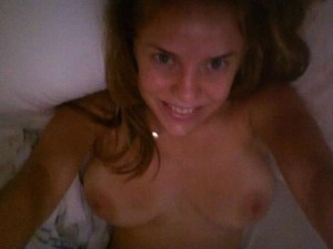Kelli Garner nude selfie