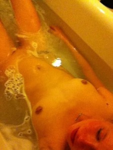 Kelsey Vogelzang nude in bath